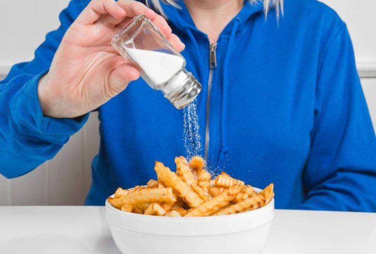 أضرار تناول الأطعمة المالحة