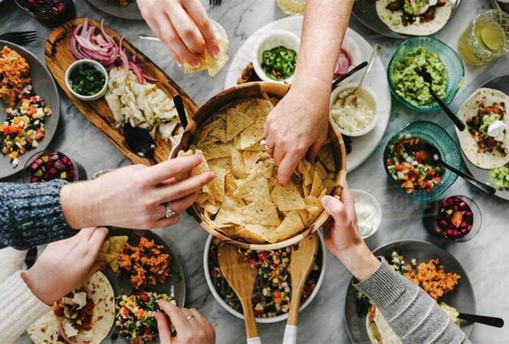 الإفراط في تناول الطعام في رمضان