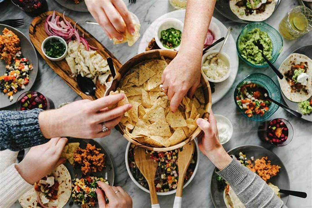 الإفراط في تناول الطعام في رمضان