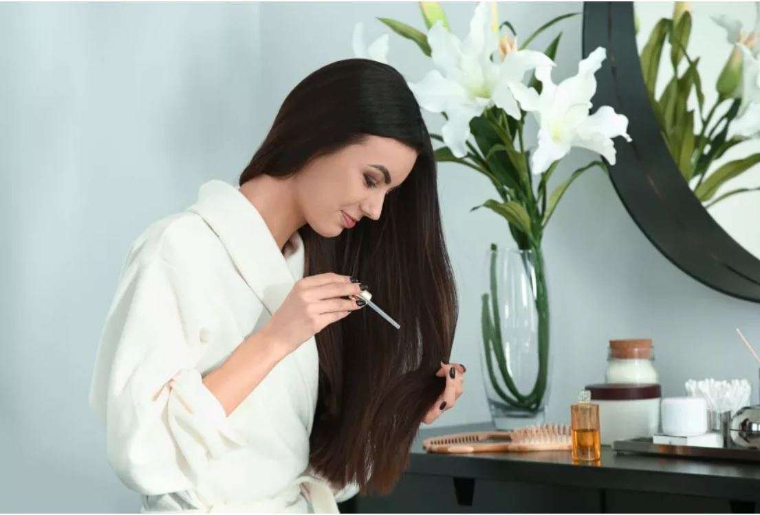 تألقي بشعر صحي ومفعم بالحيوية في رمضان مع خلطة الزيوت السبعة