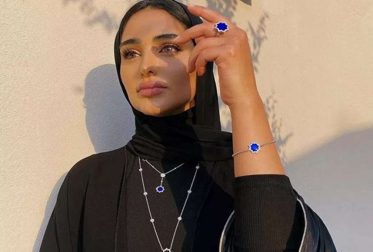 موديلات قلادات بألوان مبهجة