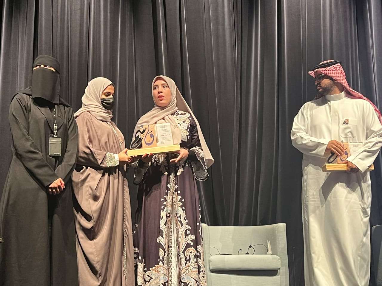 الدكتورة الشاعرة آمنة حزمون في المملكة بأمسية شعرية