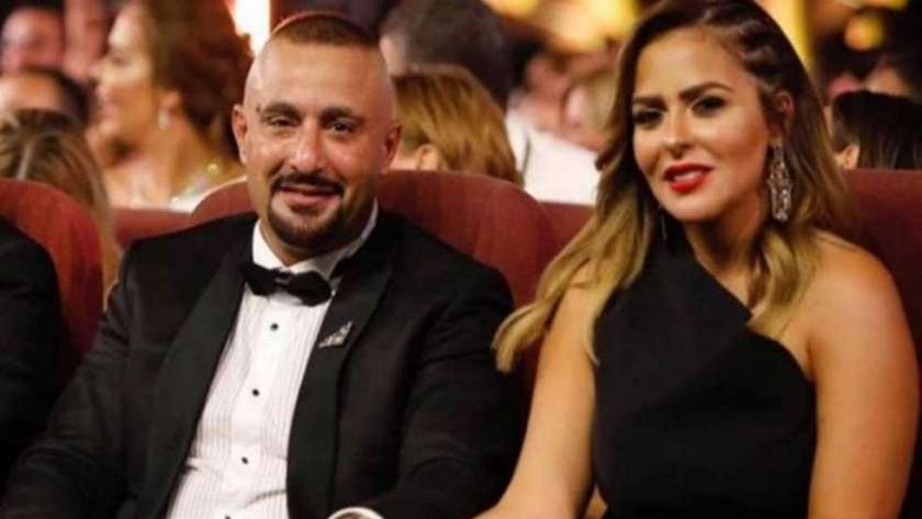 الفنان أحمد السقا وزوجته الإعلامية مها الصغير
