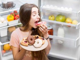 حياة الوحدة وزيادة الرغبة في تناول السكريات