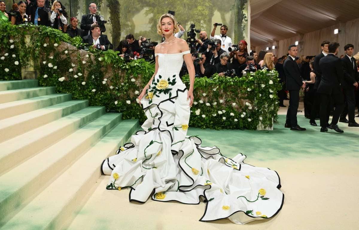 إطلالة جيجي حديد في حفل 2024 Met Gala