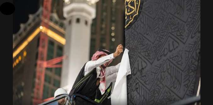 رفع ستار الكعبة
