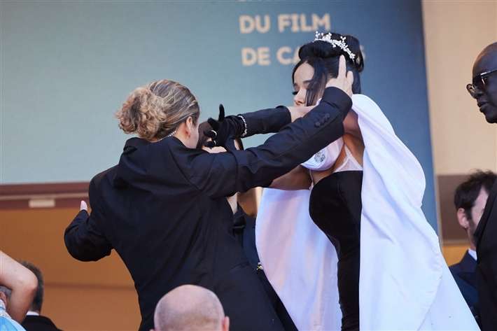 حارسة أمن في مهرجان كان السينمائي تحدث ضجة بخلافات مع المشاهير