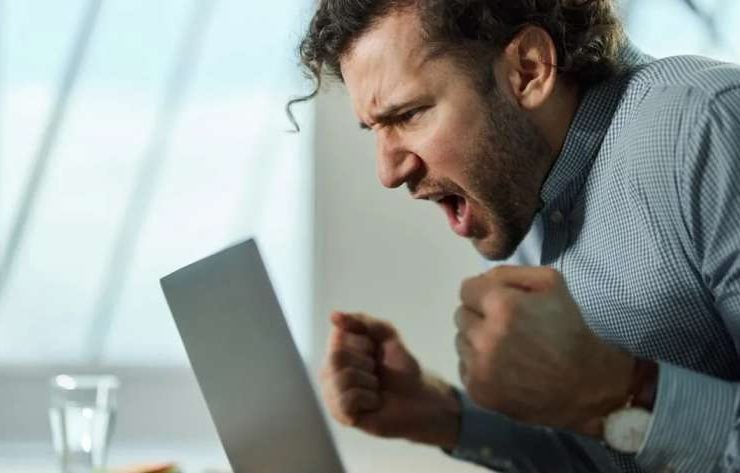 3 عناصر غذائية تحسن المزاج