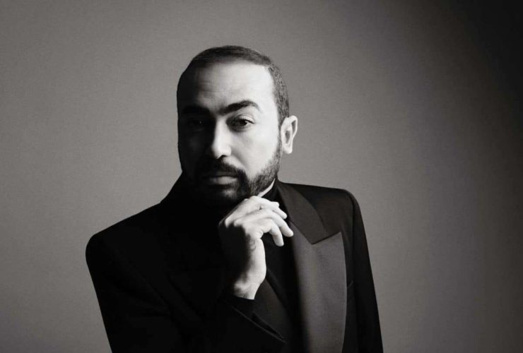 المصمم السعودي محمد العشي يصمم الزي الرسمي لطاقم الطائرة في طيران الرياض