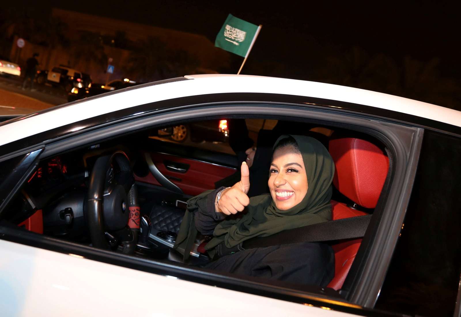 قيادة المرأة للسيارة