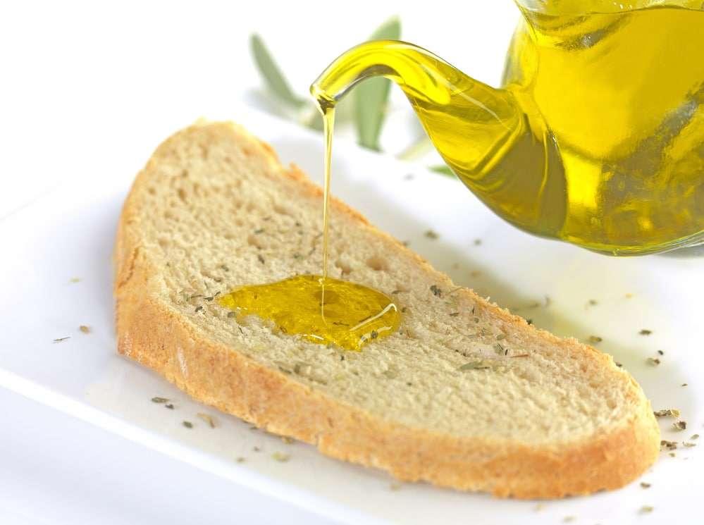 زيت الزيتون البكر.. يحمي القلب ويقي من السرطان