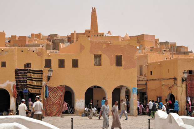 ولاية جزائرية يكسوها البياض خلال أيام العيد