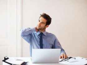 آلام الرقبة الناتجة عن كثرة الجلوس