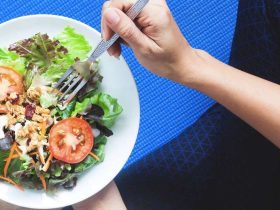 منها السلطة.. وجبات خفيفة لا تسبب زيادة الوزن