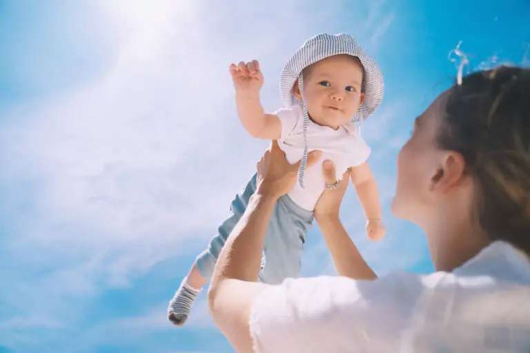 فوائد تعرُّض الطفل لأشعة الشمس
