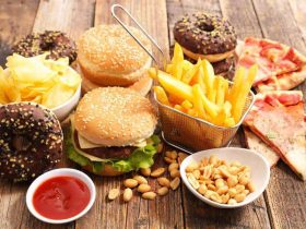 طبيب يحذر ..إدمان الوجبات السريعة يهدد صحة القلب