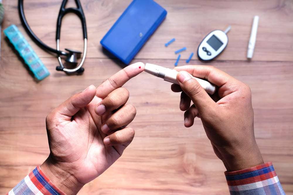 الجلوس 10 ساعات يوميًا قد يعرض دماغك للخطر