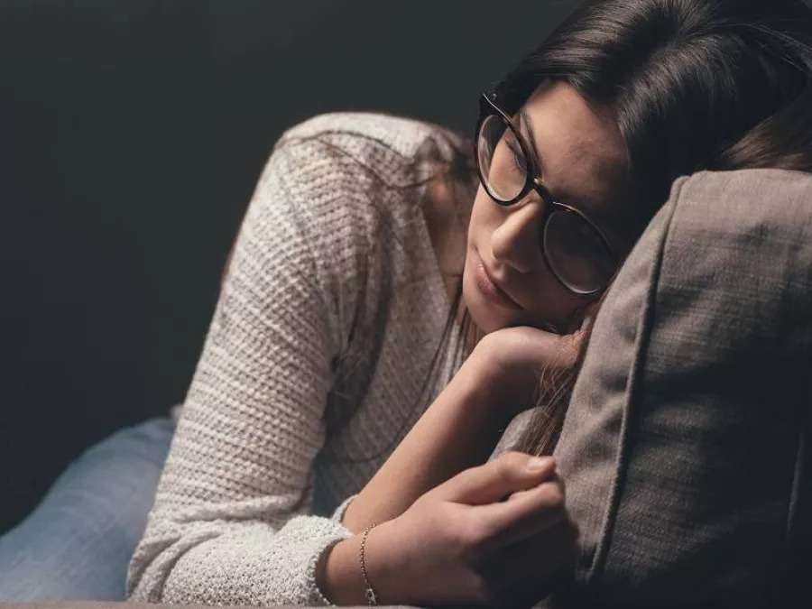 أسباب التقلبات المزاجية المفاجئة لدى المرأة وكيفية التعامل معها