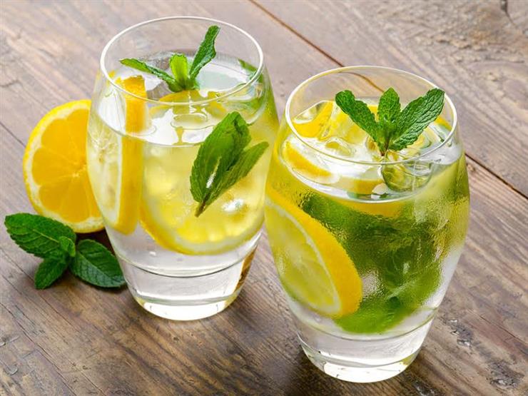 فوائد صحية لمشروب الماء الدافئ مع الليمون