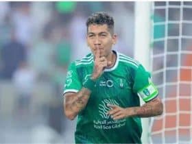 وفاة والد روبيرتو فيرمينو نجم الأهلي السعودي