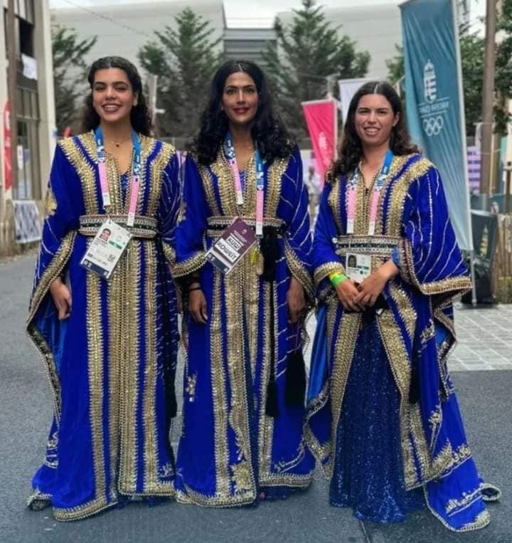 بأزياء مبهرة.. الجاليات العربية تظهر في طلة رائعة بأولمبياد باريس 2024
