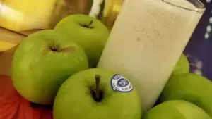 طريقة عمل عصير التفاح مع الحليب