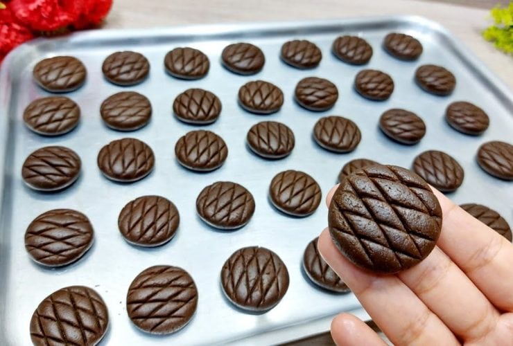 بسكويت الكاكاو المنزلي.. وصفة اقتصادية ولذيذة تسعد الكبار والصغار