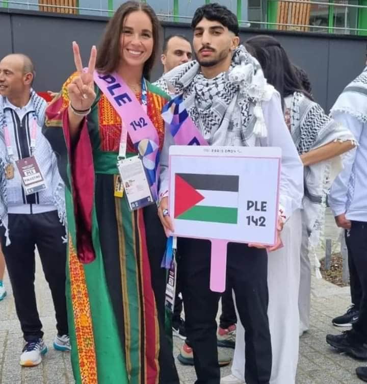 بأزياء مبهرة.. الجاليات العربية تظهر في طلة رائعة بأولمبياد باريس 2024