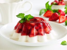 طريقة عمل الجيلي بالفواكه