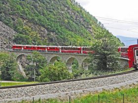 أول قطار هيدروجيني عديم الانبعاثات بأمريكا