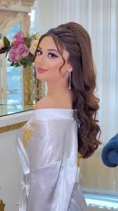 6 تسريحات شعر مرفوعة معتمدة من خبراء للشعر الطويل