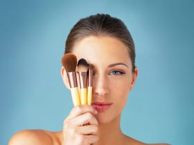 أهمية تنظيف أدوات المكياج