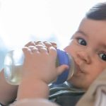 تنظيف زجاجات الرضاعة