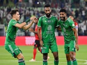 الأهلي يكتسح الرياض بثلاثية.. تألق محرز وغياب فيرمينو ومطالبات بضربات جزاء