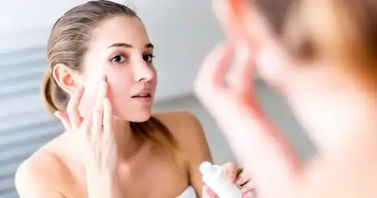 تنظيف البشرة