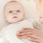 طفلك يعاني من الإمساك ..إليكِ الأسباب والعلاج