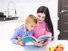 أداء الطفل لواجباته المدرسية