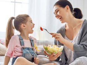 تشجيع ابنك على تناول الطعام