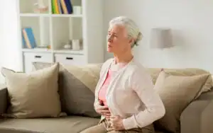 انتفاخ البطن.. أسبابه وطرق علاجه