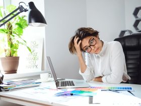 عادات تمنع تقدمك المهني.. هذه طرق التغلب عليها