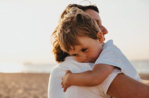 غياب الأب.. فجوة كبيرة في حياة الطفل