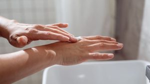 خليط سحري لـ أيدي ناعمة.. بمكونين فقط