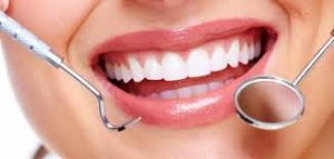 أسنان صحية لابتسامة مشرقة