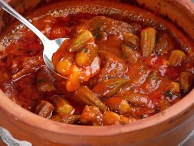 طاجن البامية باللحمة وجبة دافئة إصنعيها بنفسك