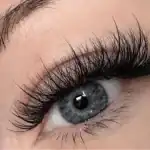 كيفية اختيار وتطبيق الرموش الصناعية.. دليل شامل
