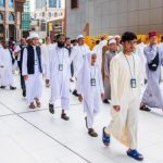 المشاركون في مسابقة الملك عبدالعزيز الدولية يزورن متحف برج الساعة