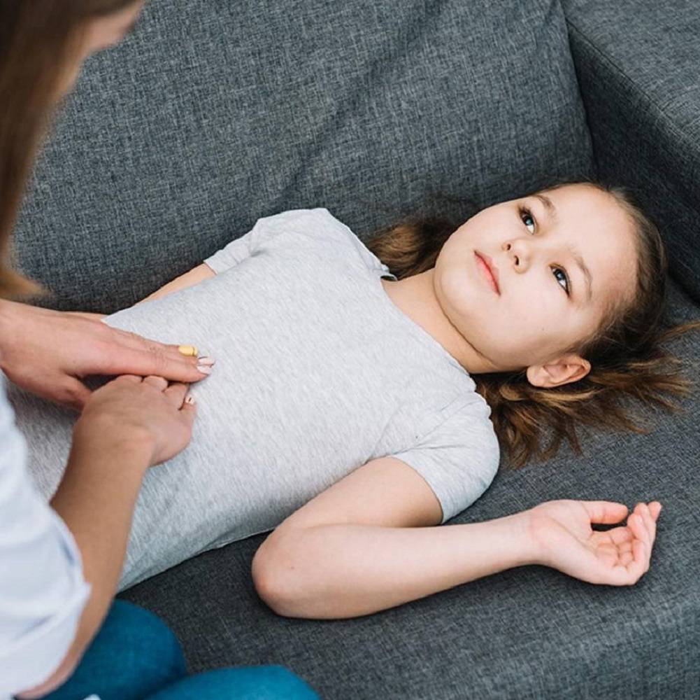 آلام البطن عند الأطفال: أسباب شائعة وطرق التعامل