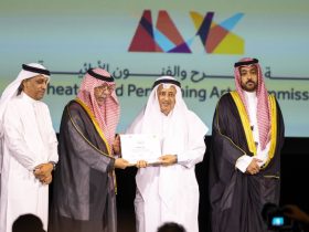 هيئة المسرح والفنون الأدائية تكرّم المسرحي الإماراتي أحمد الجسمي