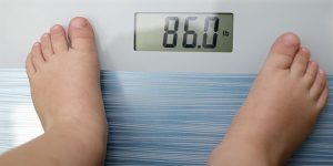 السمنة عند الأطفال.. مشاكل وحلول سهلة