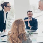 صمت الأرقام وصرخات الموظفين.. حقيقة الصراعات في مكان العمل